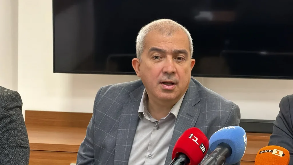 Мъж с 19 присъди уби 60-годишен при битов скандал в Русе /ВИДЕО/