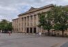 Съдебната палата в Русе даде приоритет на „кашпите с цветя“ пред националния трибагреник /ВИДЕО/